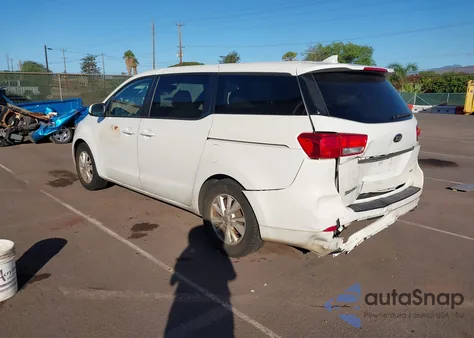 2018 Kia Sedona Lx z USA, uszkodzony, nr VIN KNDMB5C16J6368307